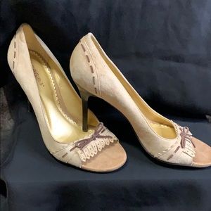BCBGirls pumps